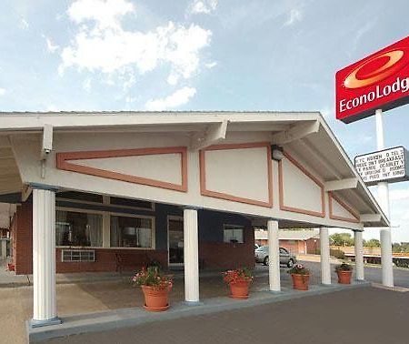 Econo Lodge Pratt 外观 照片